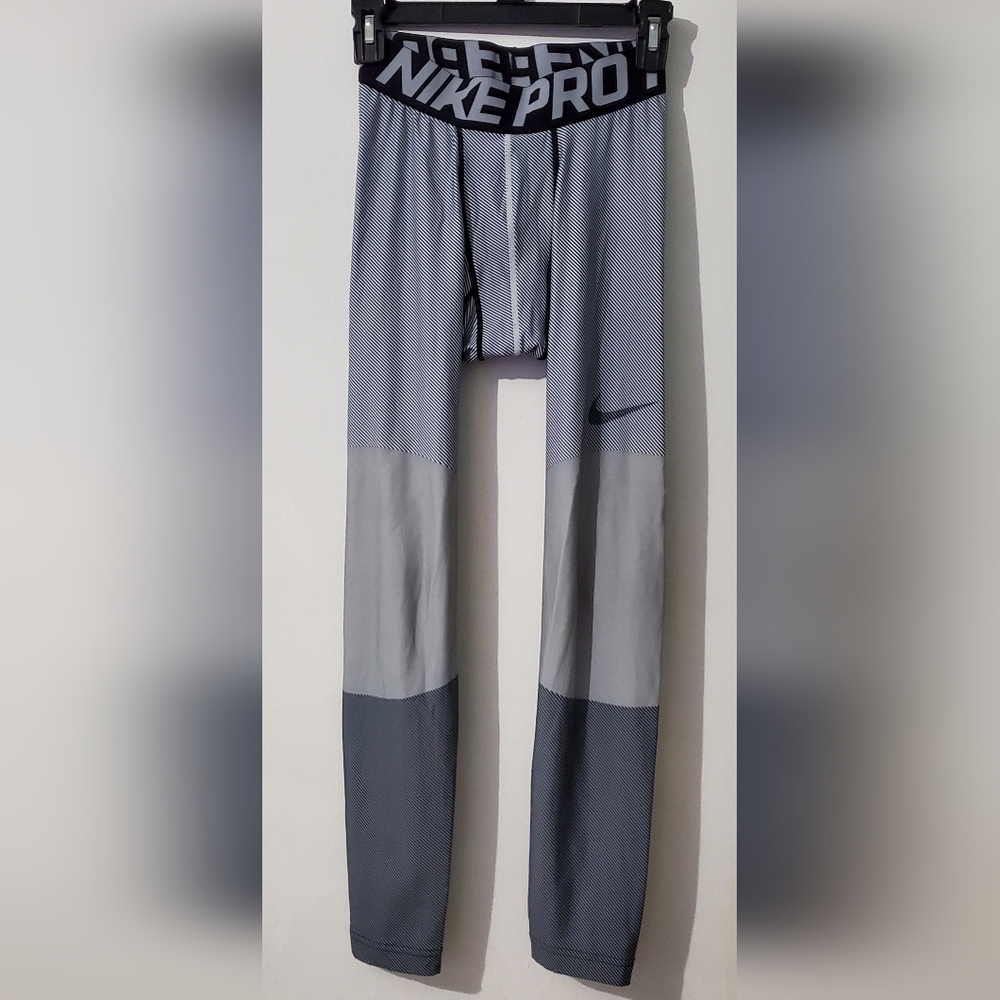 Nike Pro Hyperwarm mens striped compression tights. In very good used condition.
